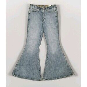Wrangler Lainey Wilson Bell Bottom Flare Jeans Light Wash Denim Womens 30x30